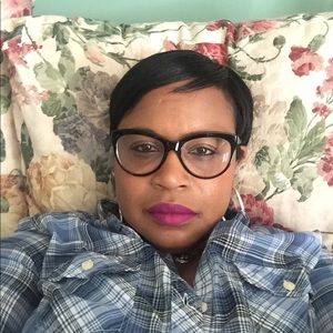 Meet your Posher, Ladonya